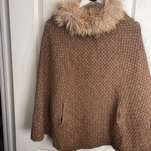 Steve Madden woven Sweater Cape with fake fur turtle neck camel color